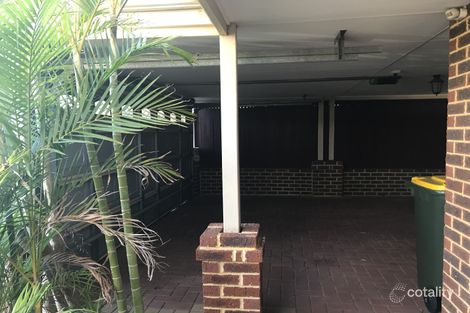 Property photo of 4 Malup Place Sinagra WA 6065