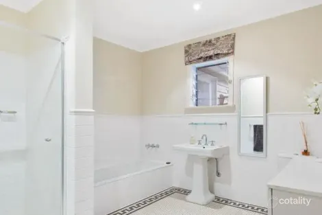 Property photo of 52 Broad Street Labrador QLD 4215