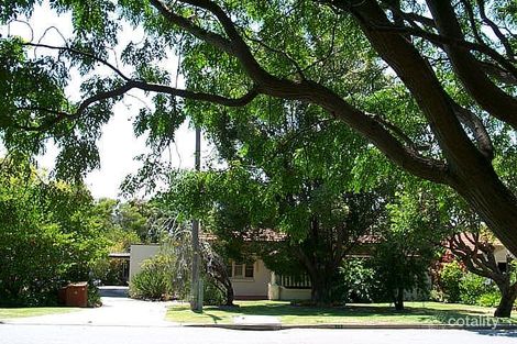 15 Birdwood Crcs E, Bicton, WA 6157