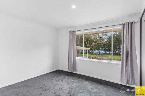 Property photo of 20 Lakeside Drive Kanahooka NSW 2530