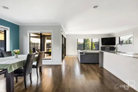 Property photo of 8 Sakura Drive Beaconsfield VIC 3807