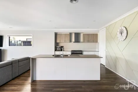 Property photo of 8 Sakura Drive Beaconsfield VIC 3807
