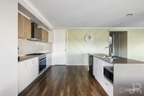 Property photo of 8 Sakura Drive Beaconsfield VIC 3807