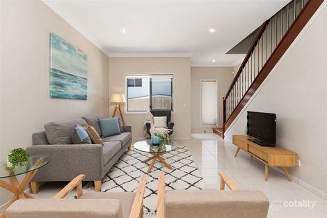 Property photo of 2/42 Brown Street Camp Hill QLD 4152