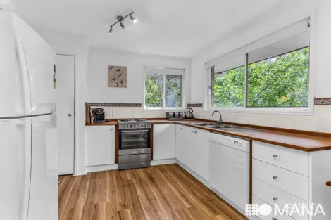 Property photo of 10 Gin Gin Crescent Ocean Shores NSW 2483