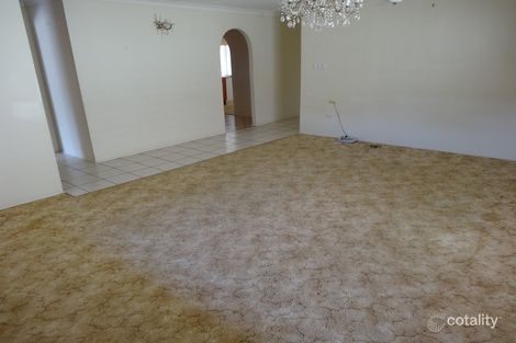 Property photo of 18 Olbern Crescent Yamanto QLD 4305