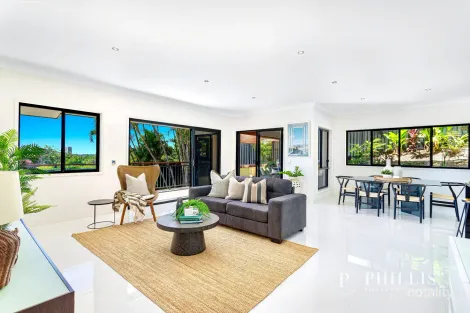 4/62 Imperial Pde, Labrador, QLD 4215