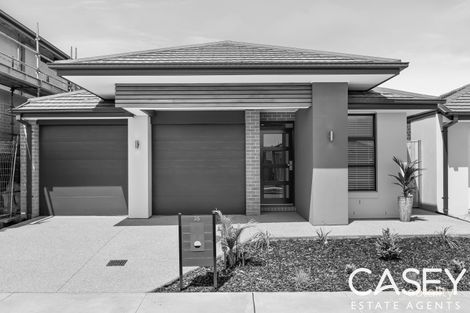 Property photo of 35 Limandus Crescent Cranbourne South VIC 3977