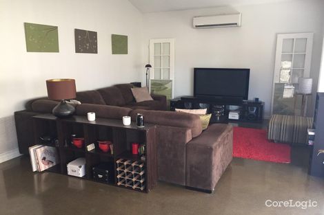 Property photo of 2 Croft Street Caroline Springs VIC 3023
