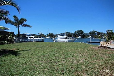 Property photo of 33 Lindsay Parade Paradise Point QLD 4216