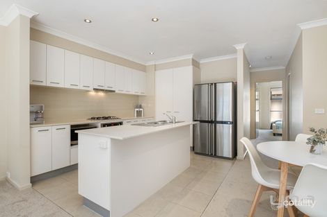 Property photo of 18/8 The Crossing Caroline Springs VIC 3023