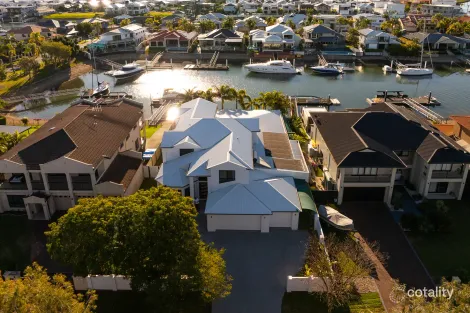 Property photo of 8 Heritage Court Newport QLD 4020