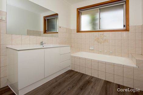 Property photo of 2/20 Mitchell Crescent Meadow Heights VIC 3048