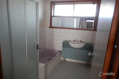 Property photo of 52 Fawkner Crescent Keilor East VIC 3033