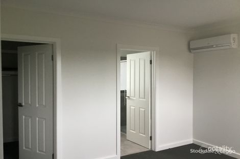 Property photo of 2/22 Pascoe Street Westmeadows VIC 3049