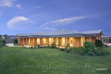 6 Holm Park Rd, Beaconsfield, VIC 3807