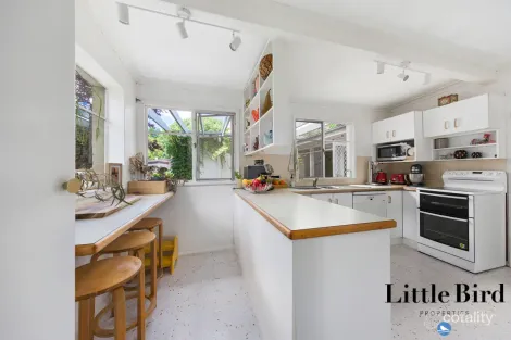 Property photo of 10 Jansz Crescent Griffith ACT 2603