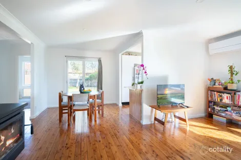 Property photo of 52 Kelloshiel Close West Bathurst NSW 2795