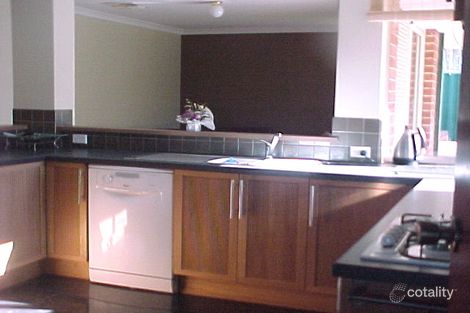 Property photo of 2 Tarragon Place Thornlie WA 6108