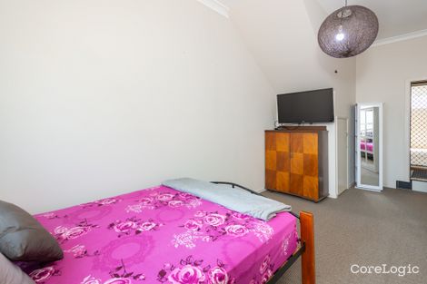 Property photo of 22 Saltash Street Labrador QLD 4215