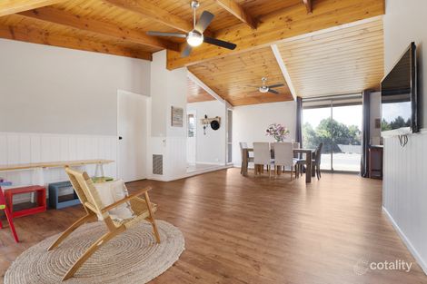 Property photo of 4 Newnham Drive Romsey VIC 3434