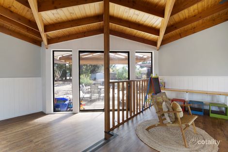 Property photo of 4 Newnham Drive Romsey VIC 3434