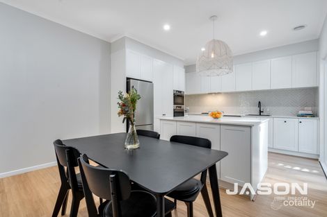 Property photo of 16 The Crest Attwood VIC 3049