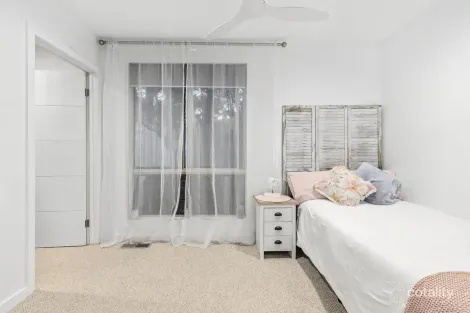 Property photo of 1 Caernarvon Court Wodonga VIC 3690