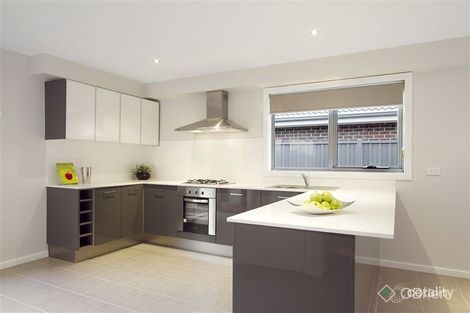 Property photo of 2/30 Dumbarton Street Reservoir VIC 3073