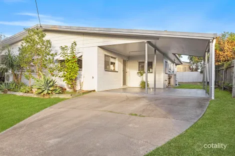 2/17 Agnew Ave, Norman Gardens, QLD 4701