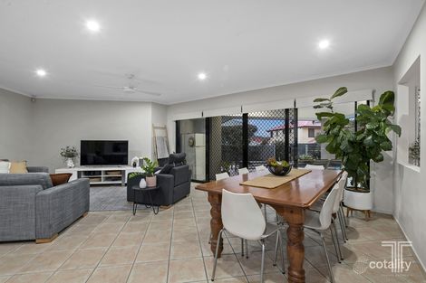 Property photo of 4 Sumner Place Carindale QLD 4152