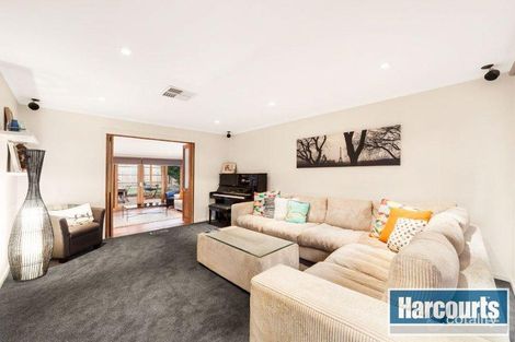 Property photo of 15 Sandhurst Road Wantirna VIC 3152