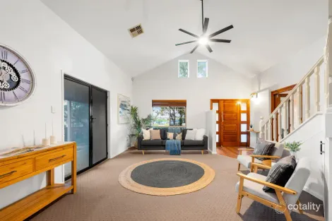 Property photo of 1 Pindari Crescent Wishart QLD 4122
