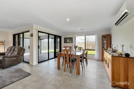 Property photo of 44 Paramount Drive Warragul VIC 3820