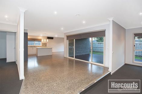 Property photo of 38 Tipperary Circuit Pakenham VIC 3810