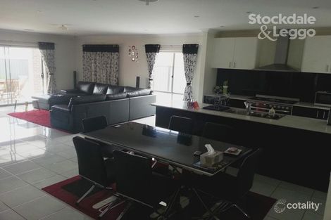 Property photo of 28 Lofty Road Tarneit VIC 3029