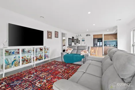 Property photo of 27 Lyons Street Rosedale VIC 3847