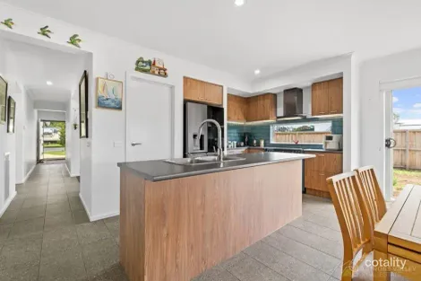 Property photo of 27 Lyons Street Rosedale VIC 3847