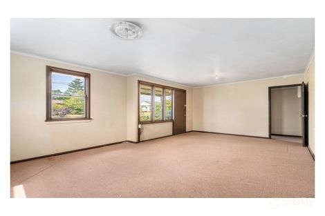 Property photo of 21 Quiros Avenue Fairfield West NSW 2165