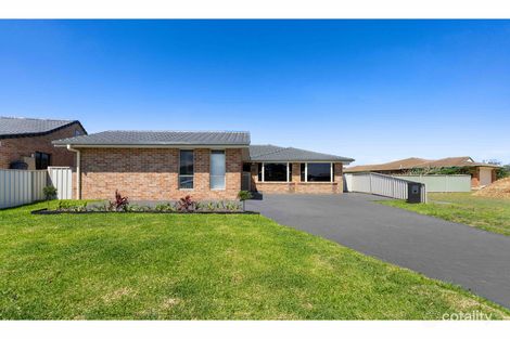 Property photo of 13 Victoria Place Forster NSW 2428