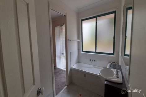 Property photo of 4 Makin Rise Pacific Pines QLD 4211