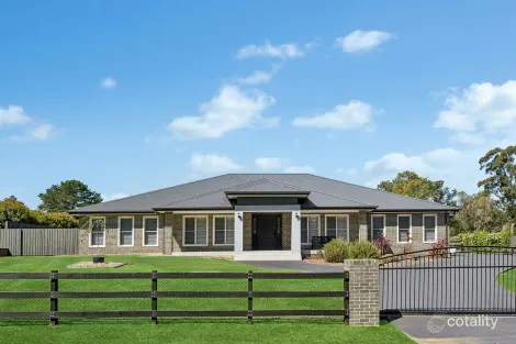 14 Grey Gum Pl, Tahmoor, NSW 2573
