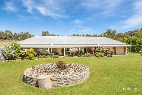 3749 Harmony Way, Harcourt, VIC 3453