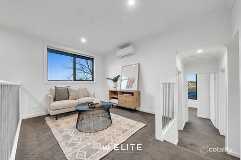 Property photo of 1/14 Outlook Drive Berwick VIC 3806