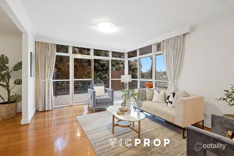 Property photo of 33 Larbert Avenue Balwyn North VIC 3104
