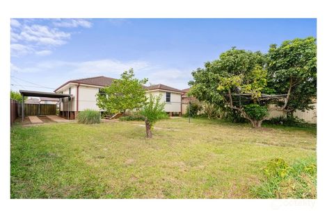 Property photo of 21 Quiros Avenue Fairfield West NSW 2165
