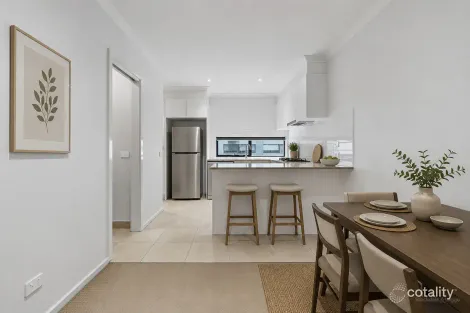 4/1 VILLAGE WAY, PAKENHAM, VIC 3810