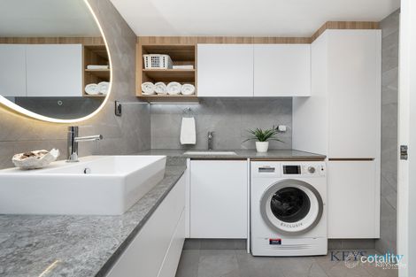 Property photo of 1/1 Cable Street Main Beach QLD 4217