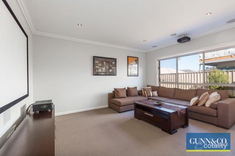 Property photo of 10 Perlette Drive Point Cook VIC 3030