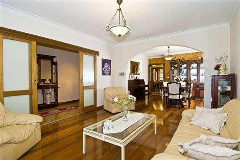 Property photo of 53 Broadford Crescent Macleod VIC 3085